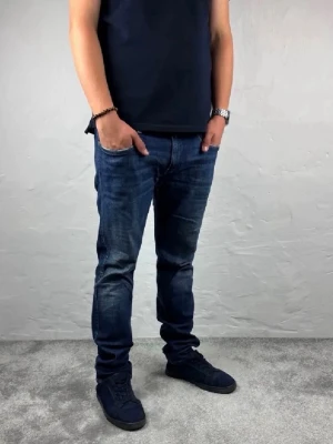 Replay jeans  - Ett par riktigt snygga jeans från Replay i storlek W34 L34 i modellen anbbas 