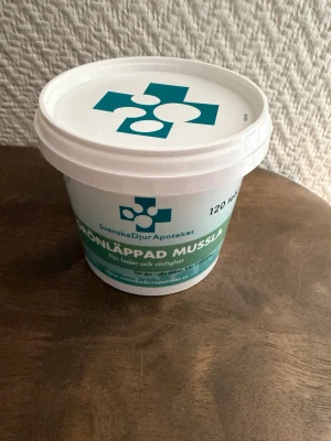 Grönläppad mussla från svenska djurapoteket  - Grönläppad mussla från Svenska djurapoteket. Öppnad men inget taget ur. Så som ny! 