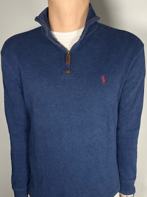 Ralph Lauren halfzip - 👕 Plagg: halfzip                                                               📏 Storlek: S                                                                🏷️ Märke/Modell: Ralph Lauren                                           ✨ Skick: Fint skick                                                        💬 Vid frågor är det bara att skriva!                                                                                          🛍️ Gramenti