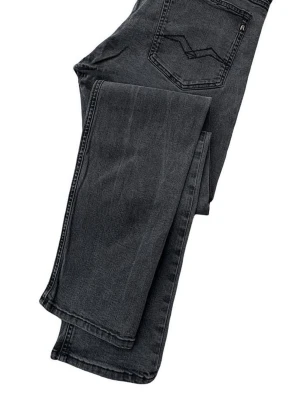 Replay svarta/mörkgråa slim fit jeans - Snygga svarta slim fit jeans från Replay med klassisk femficksdesign och diskreta detaljer. Jeansen har en modern passform och är tillverkade i stretchigt denim för extra komfort. Perfekta för dig som gillar en stilren look.