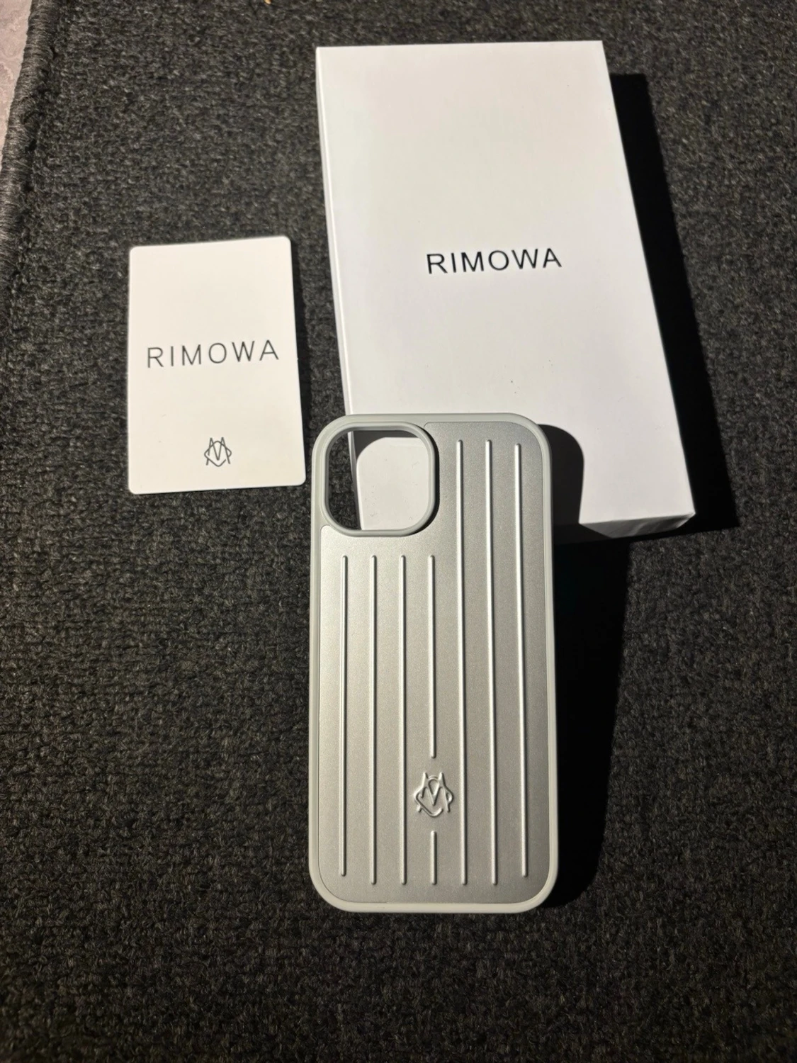 Rimowa mobilskal IPhone 15