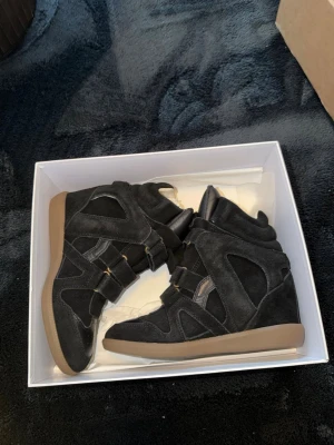 Svarta höga sneakers Isabel Marant - Har bara testat dom. Helt nya och kvitto finns 