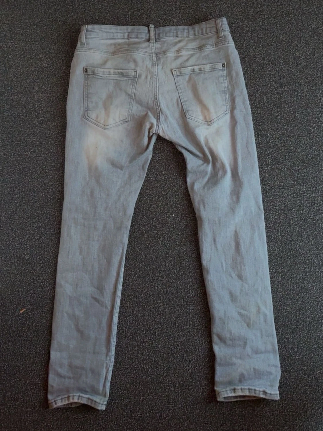 Disquared Ljusgrå slitna jeans med hål - 1