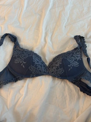 Intimissimi gioia bh - Knappt använd Intimissimi bh i fin blå färg