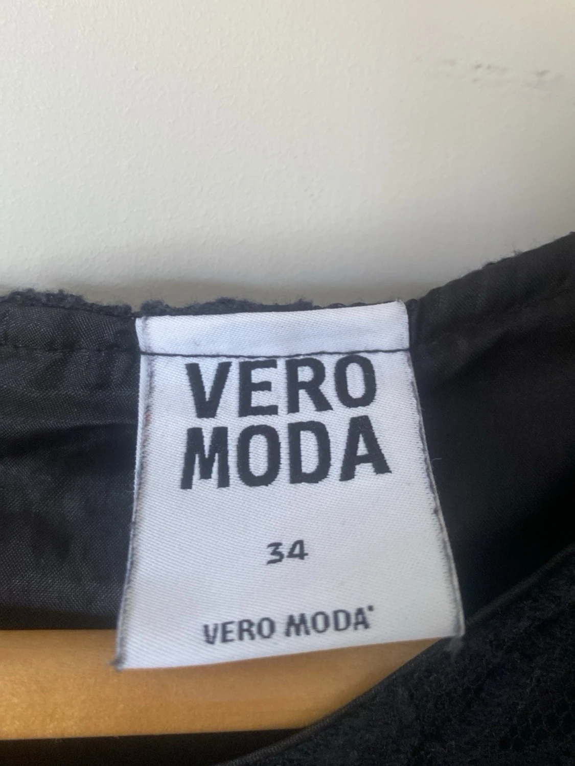 Svart spetsblus från Vero Moda - 1