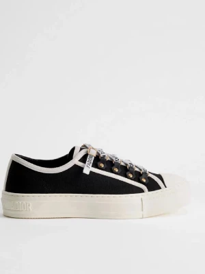 Dior Walk ”n” sneakers  - Säljer dior skor i storlek 36 men passar även 37 , bra skick men använt dom ☺️ 