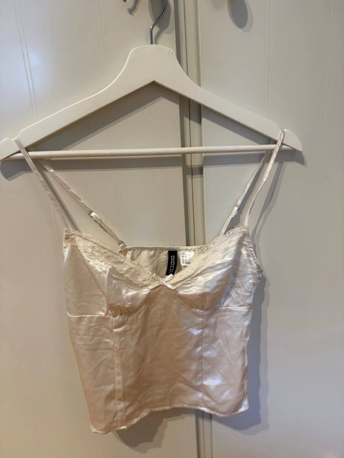 Champagnefärgad satin linnetopp - 3