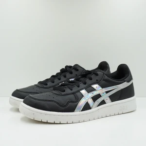 Asics Japan S Black Silver - Svarta/silver Asics-sneakers i bra skick.