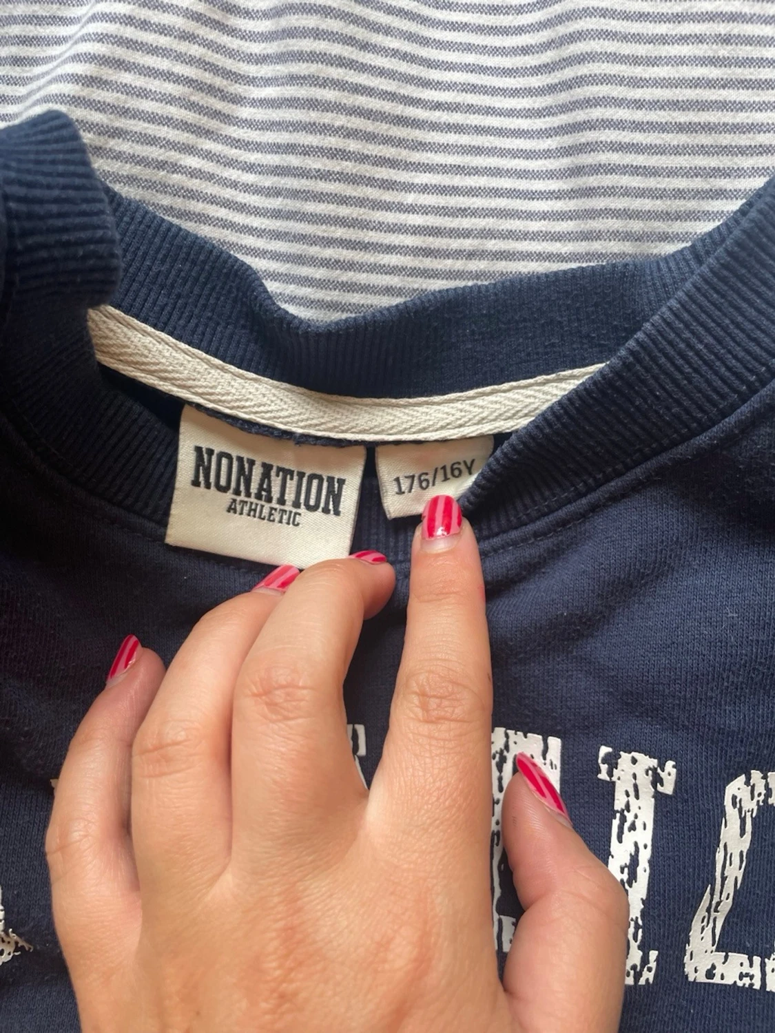 Mörkblå sweatshirt NONATION ATHLETIC - 2