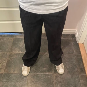 Kostymbyxor  - Helt nya kostymbyxor från Jack and Jones , storlek W30 L30 skick 10/10. Hör av er vid mer frågor eller bilder pris kan diskuteras.