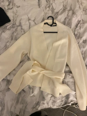 Kofta från Gina tricot  - Kommer inte till användning🥰