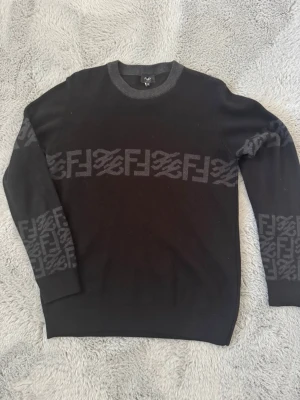 Fendi sweatshirt - Pris kan diskuteras 