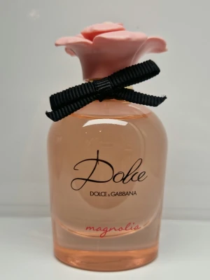 Dolce & Gabbana - Dolce Magnolia EdP 50ml - Köpt på Parfym.se för några veckor sedan. Har ej kvar kartong. Säljer då jag har för många parfymer.