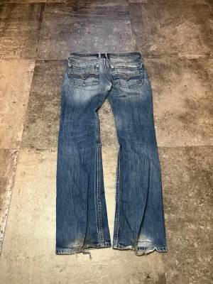 Vintage Flared Diesel Jeans - Zatiny - tja! säljer nu mina diesel jeans med sjukt feta fades👏 de sitter flared🥹strlk 32/34 o i riktigt bra skick🫡 tveka inte på att skriva ifall ni har fler frågor😉