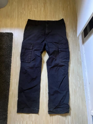Nike SB cargo byxor  - Nike SB cargobyxor i storlek 32/M. Tveka inte att höra av dig vid frågor:)