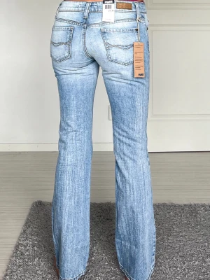 Mavi jeans - Midjemått: 34cm rakt över, innerbenslängd: 77cm 💗
