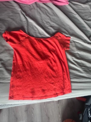 T shirt - T shirt med öppen rygg storlek Xs