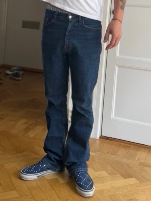 Jeanerica bootcut  - Schyssta jeans från jeanerica i modellen Pm007. Inga defekter. W28 men sitter mer som w29-30. 183cm lång. 