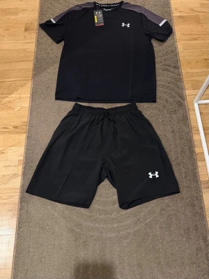 Under armour dress - Finns i flera storlekar och färger. Pris kan diskuteras. Sitter små i storleken, Detta är L men passar M bäst.