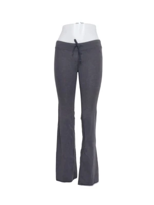 Lågmidjade Gap utsvänga mjukisar  - Jättesnygga lowwaist mjukisar från Gap, tyvärr för små för mig så säker vidare 🥲🤍