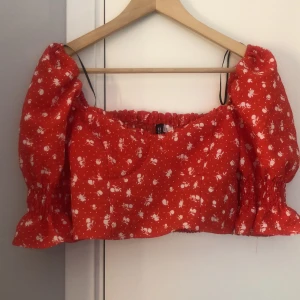 Söt topp - En jätte fin topp som bara inte har kommit till användning. Fria kan diskuteras