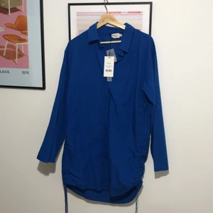 NA-KD klänning/skjorta i storlek 34 - Oanvänd klänning/skjorta från NA-KD i storlek 34 