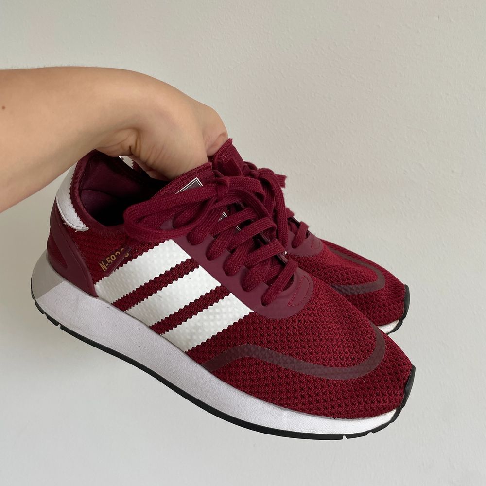 Röd Adidas n-5932 i vinrött | Plick Second Hand