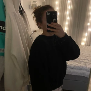 Sweatshirt  - Jättesnygg och skön tröja.  Kommer ej till användning! 