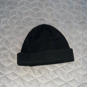 Beanie - Vanlig beanie från HM