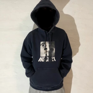 Hockey skate hoodie L - Säljer min hockey skate hoodie i bra skick. Storlek: L