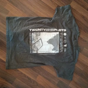 21pilots tee - 21 pilots merch 