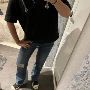 Sandro jeans  - Världens coolaste Sandro jeans!! Passar någon som är runt 160! 