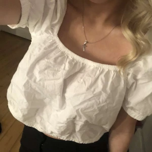 Vit topp  - Jätte gullig vit topp aldrig använd 🤍