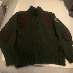 Tröja - En mysig höst/vinter tröja. Som ny. 