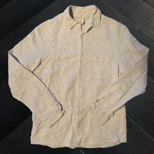 Skjorta - Skjorta i Nice material. Size S.