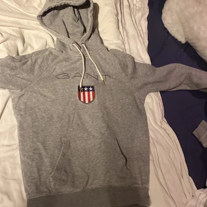 Gant Hoodie - Bra skick lite använd bra pass form, storlek S skön att ha på sig.