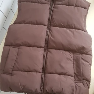 Väst Monki - Väst storlek S Nyinköpt. 