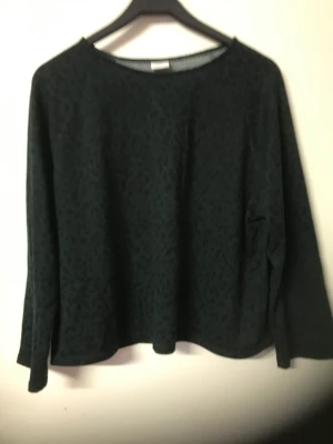 Tröja  - Mjuk skön tröja 