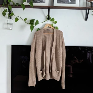 Beige Kofta - Filippa K Man - Använd fåtal gånger, fint skick. Ull och bomullsblandning. Finns i Göteborg, Kvillebäcken 