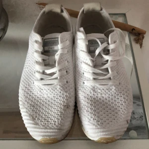Vita Gant sneakers  - Säljer vita Gant sneakers i storlek 40