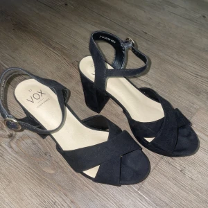 Klackskor  - Klackskor från skopunkten. Köpa till studenten och endast använda då Klackhöjd 10 cm