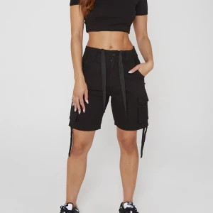 Cargo shorts från Luxe to kill - Bomb snygga svarta cargo shorts från Luxe to kill🖤Helt nya bara testade med prislapp och allt kvar!! 