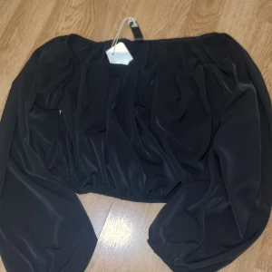 Topp - Helt ny, Skicka dm för mer bilder!♡