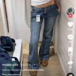 Brandy melville jeans  - Säljer dessa populära brandy melville jeans i nyskick, pga att dom inte passade mig💗 