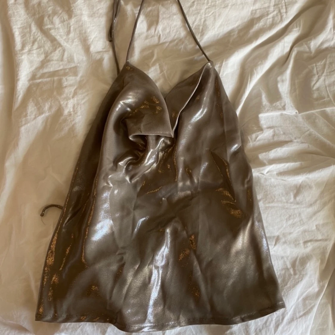 Glittrig festopp med lågrygg 