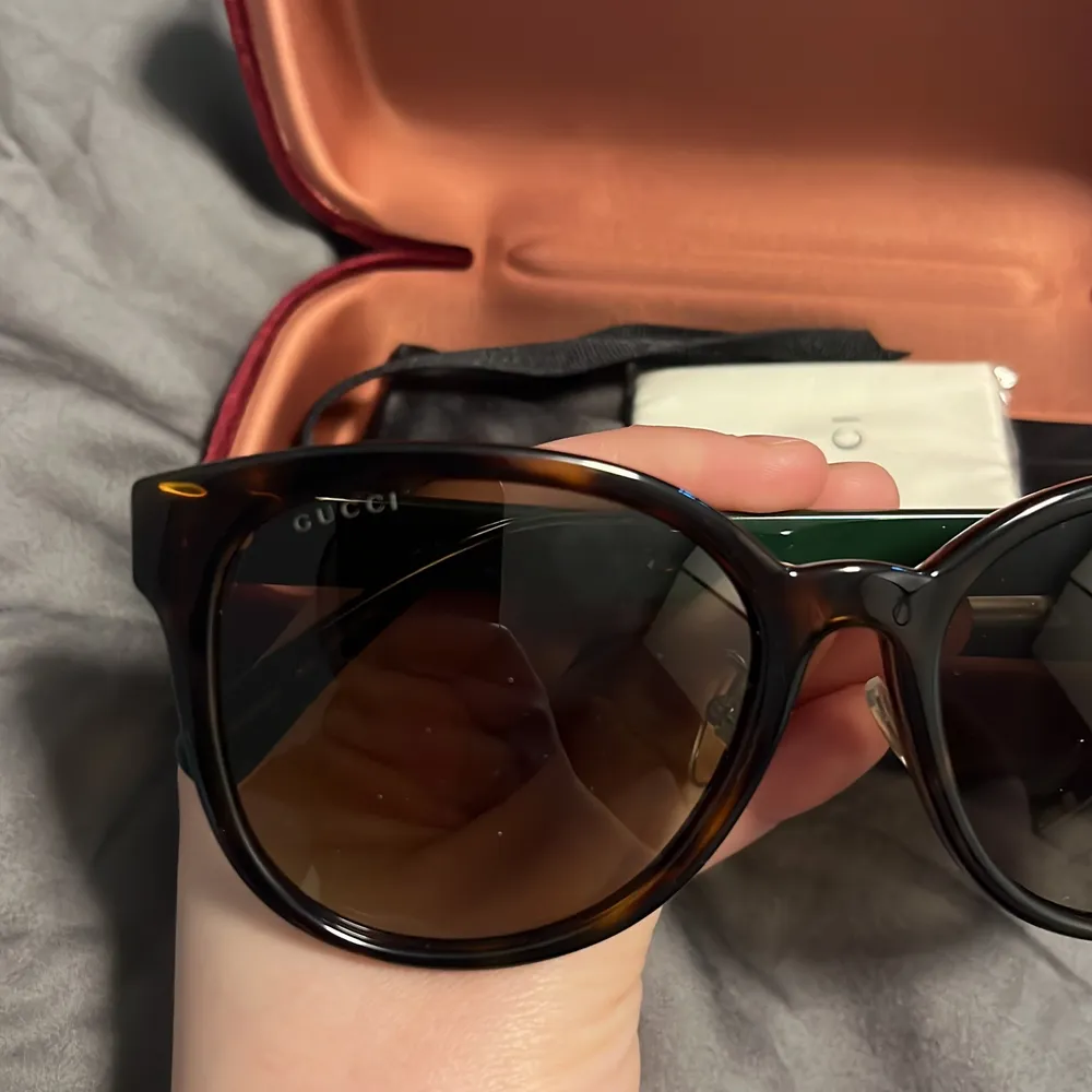 Gucci sunglasses new. . Accessoarer.
