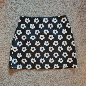 Blommig kjol - Söt blommig kjol!