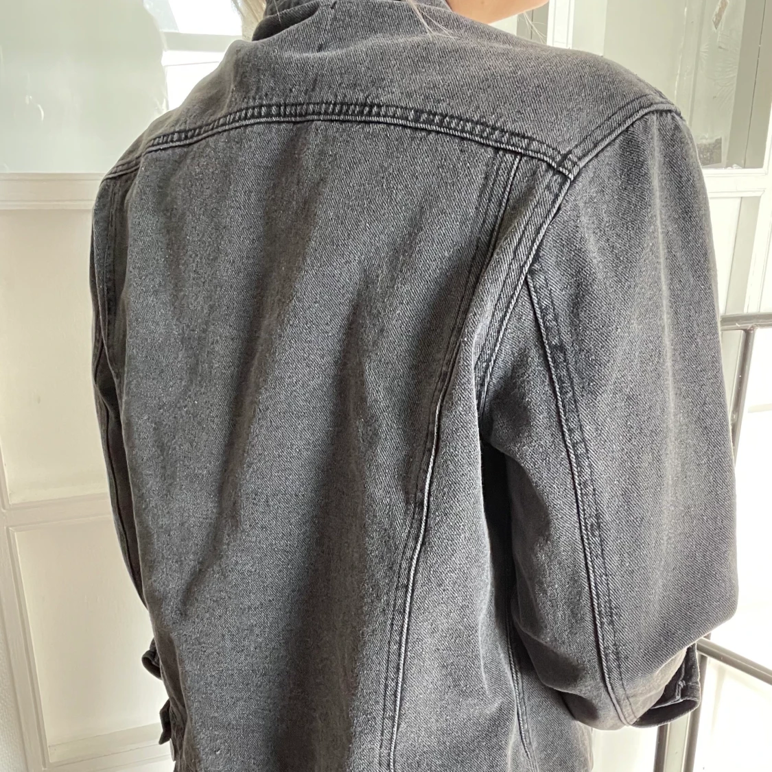 Svart jeansjacka  - 90