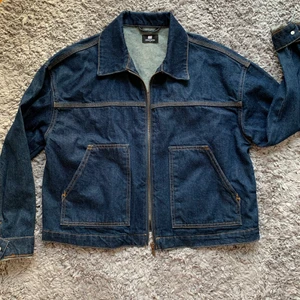 Junkyard jeansjacka  - Skit cool lite oversized jeasnjacka från junkyard, säljer pga att det ej är min stil längre !!💞 bara att skriva om ni har några frågor eller vill ha fler bilder !!❤️‍🩹