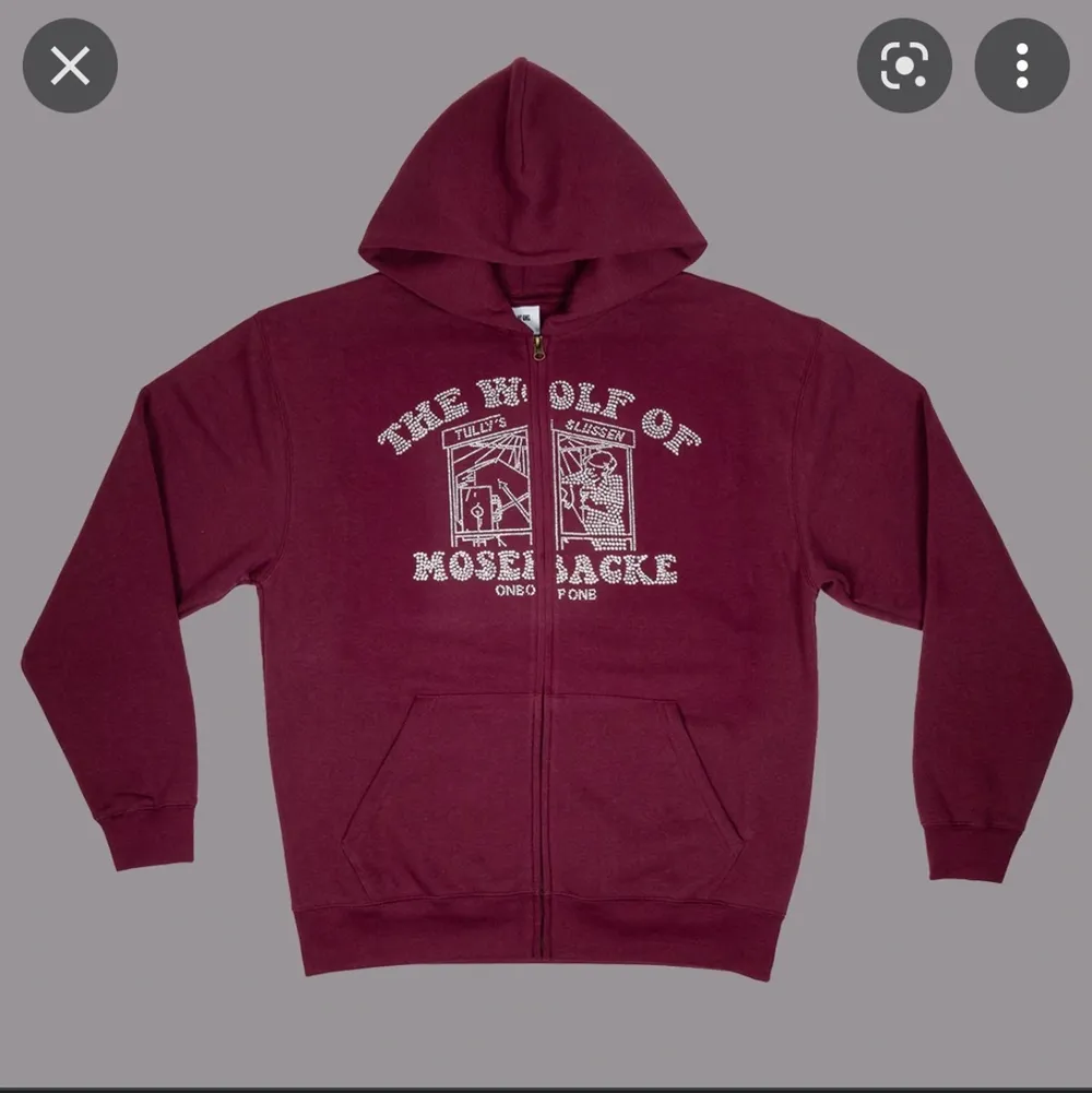 Säljer denna hoodie från one of one , limited drop. Den är inprincip oanvänd alltså är den i väldigt bra skick. Unisex . Tröjor & Koftor.